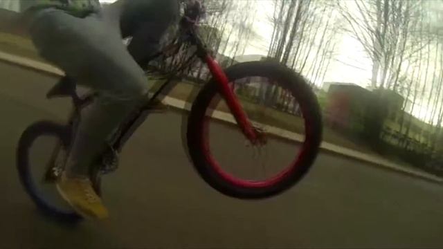 КАТАЕМСЯ НА BMX