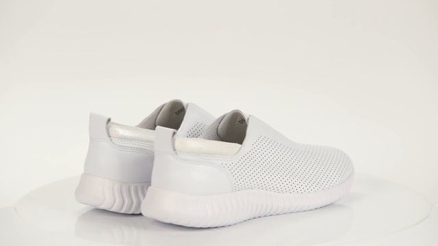 Белые кроссовки из кожи с перфорацией DS012-010 смотреть онлайн