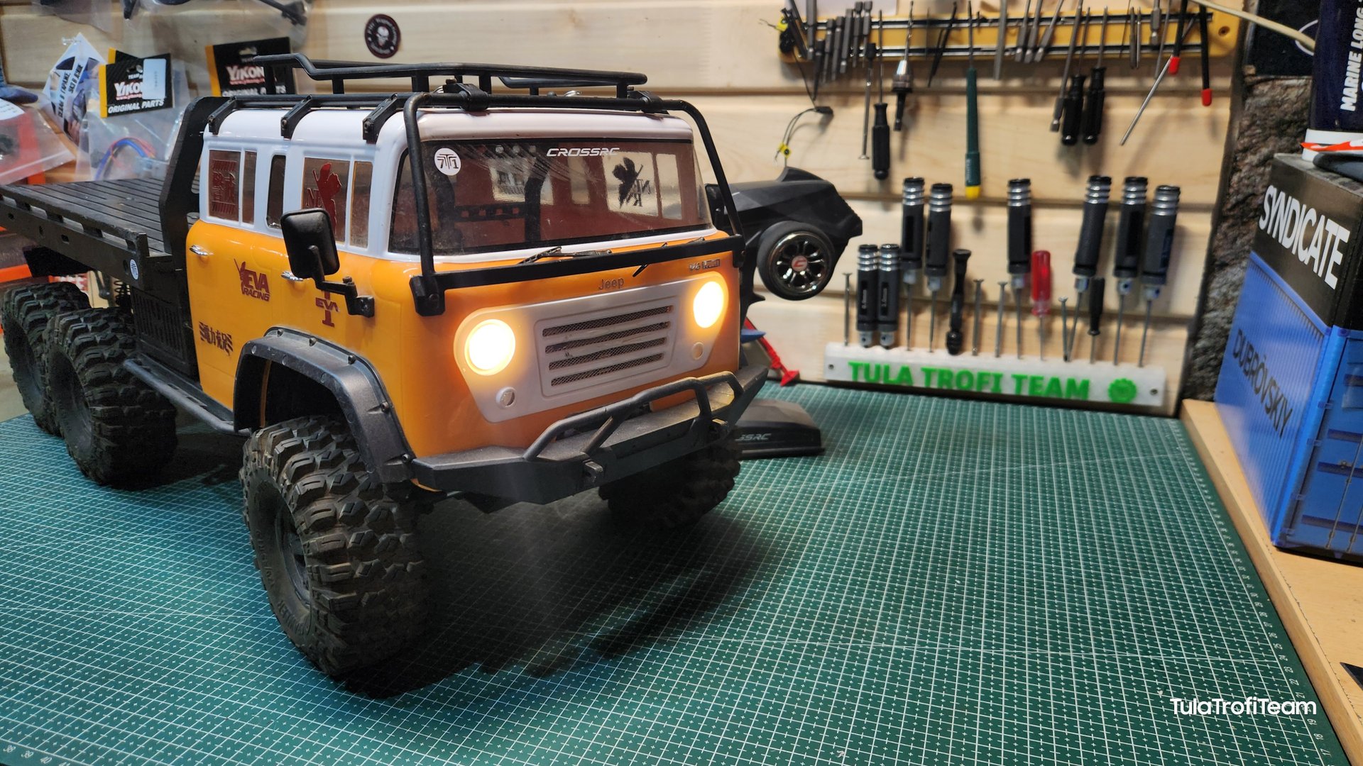 Запустили jt6 от cross-rc, откалибровали аппаратуру Dumborc и настроили конечные точки для серв смотреть онлайн