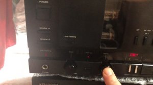 Alpine Luxman LV-105 - гибридный (лампово-транзисторный) усилитель с уникально красивым звучанием.