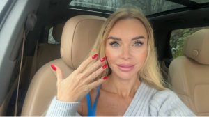 Весь день уложился в 5 минут. Новый маникюр, спорт, неудавшееся доброе дело, вкусняшки.