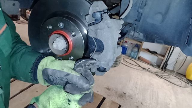 lada xray renault logan как установить на место пружину суппорта смотреть онлайн