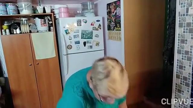 Сколько мы должны детям /// Жить сегодня и сейчас /// смотреть онлайн