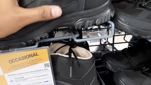 Beginners level Trekking Shoes. смотреть онлайн