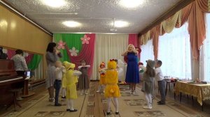 Танец "Чтоб испечь нам пирожок", старшая группа №8