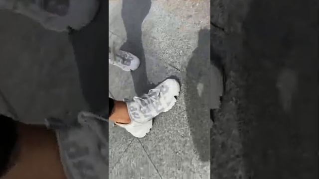 Dior кроссовки смотреть онлайн