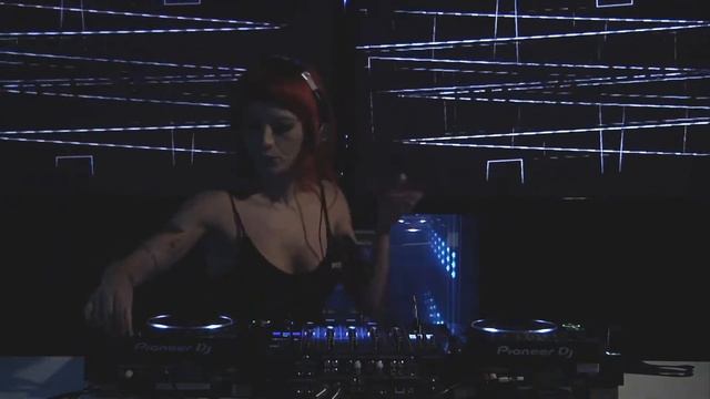 MONIC (BR) SET 100% AUTORAL [TOP 100 DJANES BRASIL ONLINE FESTIVAL 2020] смотреть онлайн