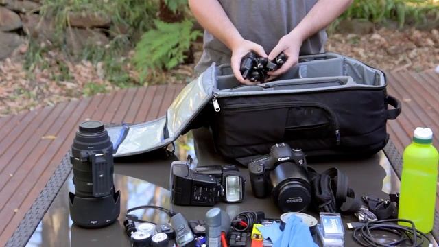Neil Creek's Photo Tips 01 - What's in my bag? смотреть онлайн