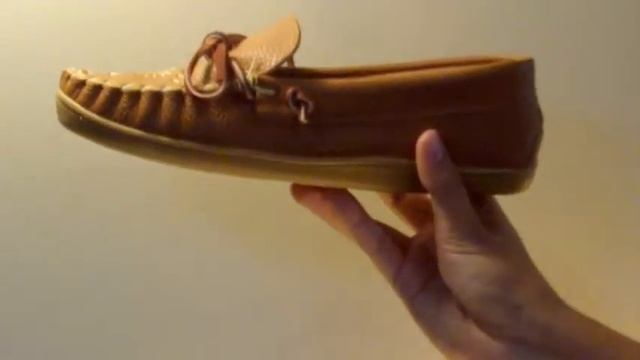 Womens genuine leather moccasins, native indian handmade in Canada смотреть онлайн