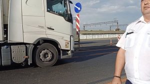 Представляться не обязан и не буду, и всегда одни и те же... и сбегают... 29.09.2022 г.