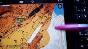 HUMMINBIRD SOLIX 12 «Включение» изобатов на карте Navionics