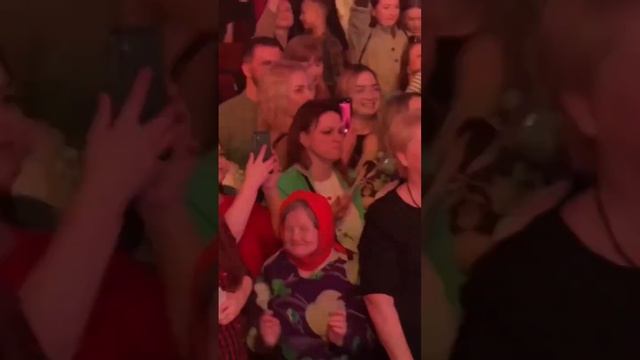 #поздравленияс8марта When You Came To The Concert Of Your Favorite Band. Поздравление с 8 марта!