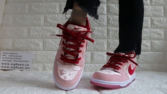 StrangeLove x Nike SB Dunk Low On Feet смотреть онлайн