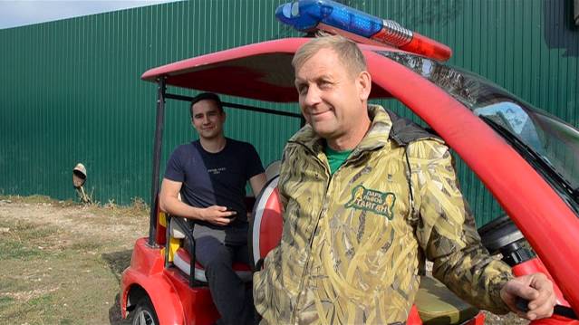 Олег Зубков о законах Саванны и характерах львов ! Для Фили машинка маловата :)) смотреть онлайн