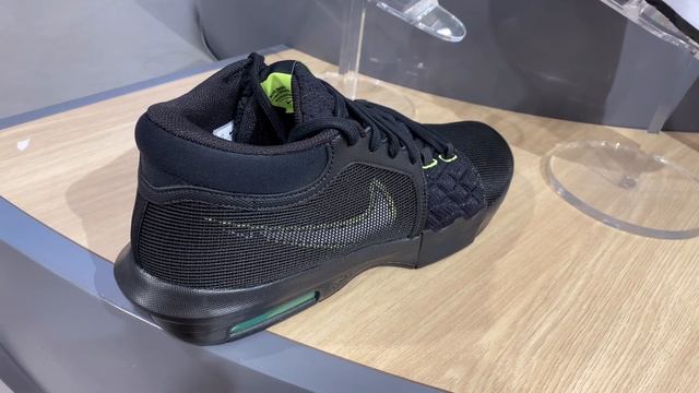 Nike LeBron Witness 8 “Dunkman” (Black/Volt/White) - Style Code: FB2239-002 смотреть онлайн