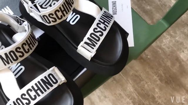 Cандалии MOSCHINO #1 смотреть онлайн