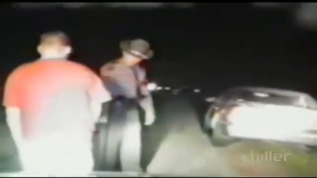 Drunk Driver Pees Himself During DUI Stop смотреть онлайн