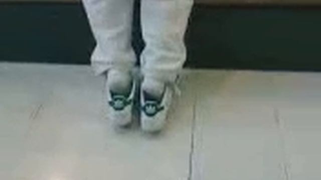 peering in loose stansmiths смотреть онлайн