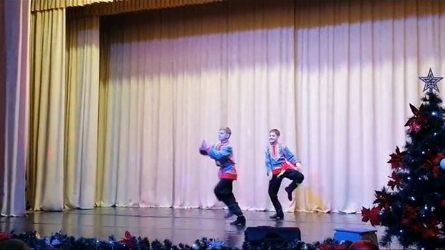 "Скобари" (постановка Клочкова В.О,). Дуэт - Дворцов Никита и Дворцов Кирилл.