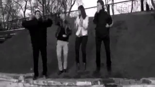 Все танцуют локтями:D смотреть онлайн
