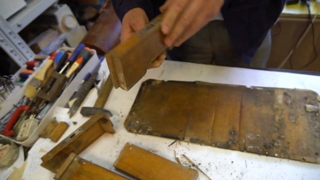 Из говна в конфетку, но чтоб шила кожу! Часть 2. Восстанавливаем футляр и подставку смотреть онлайн