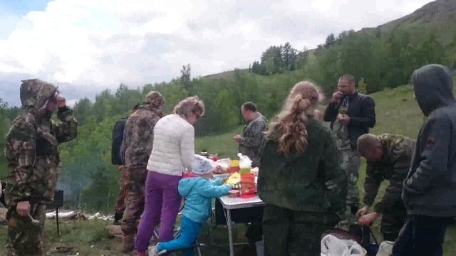Путешествие на внедорожниках, вдоль хребта 