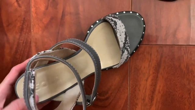 Латина-6 (кожа светло-серая + анаконда серая) смотреть онлайн