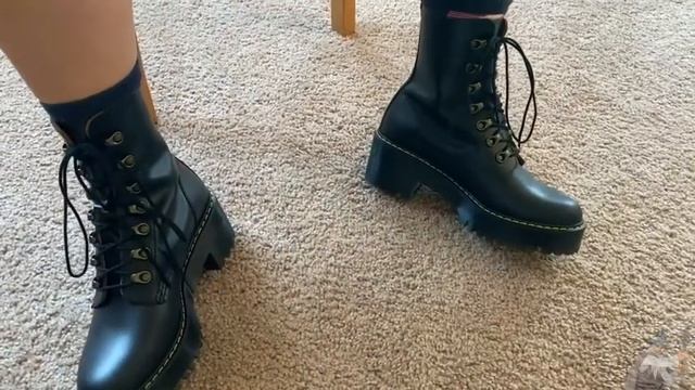 Dr. Martens Women's Leona 7 Hook Boots смотреть онлайн