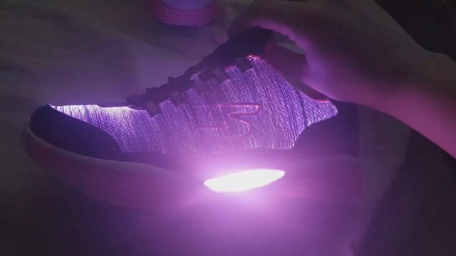 Luminators /Skechers Light Up Trainers (colour changing) смотреть онлайн