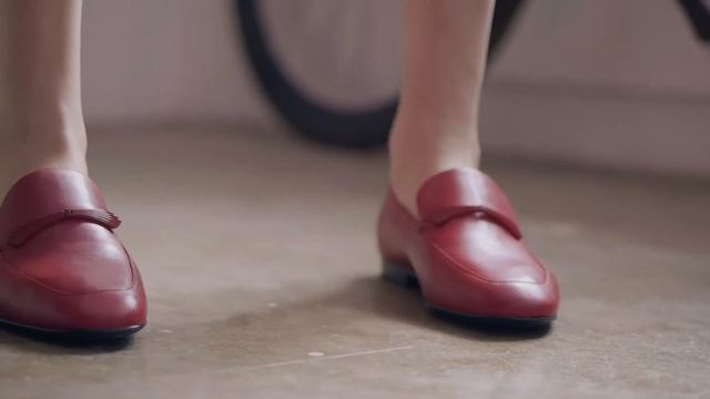 Красота в деталях. Новые образы с моделями из коллекции FW' 2018-19 смотреть онлайн