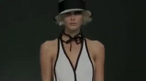 Fashion-показ женской коллекции Emporio Armani весна-лето 2012