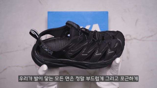 [4K] 신발 덕후가 제주도 가서 3일 내내 신었다! 샌들의 편견을 부순다! / 호카 오네오네 호파라 블랙 (1106534-BBLC) смотреть онлайн