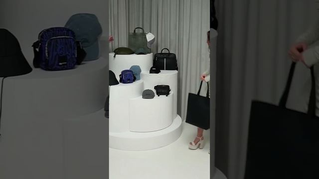 Новинки аксессуаров из раздела Premium / Для него и для нее смотреть онлайн