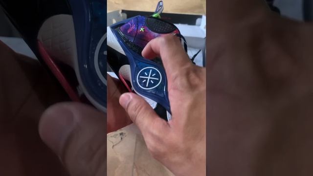 Wade Shadow 5 ‘Galaxy’ Unboxing | Squeak Test #wayofwade #sneaker #basketball смотреть онлайн