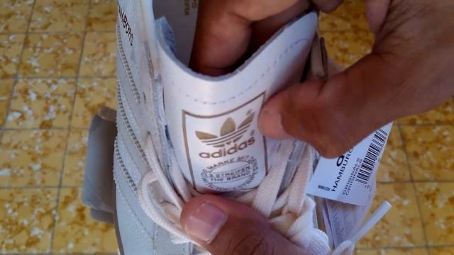 Sepatu Sneakers Adidas Hamburg White Vintage White S74836 Unboxing смотреть онлайн