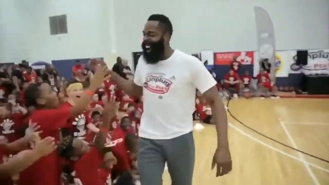 Баскетбол - звезда NBA James Harden смотреть онлайн
