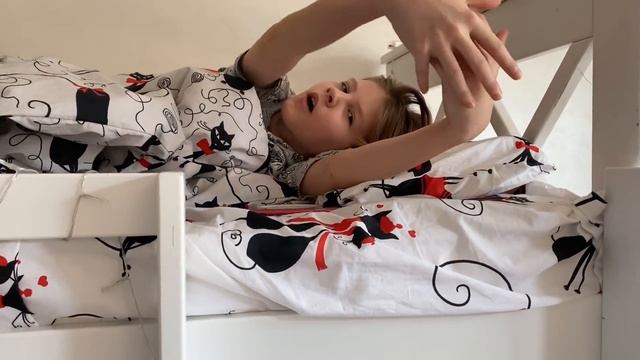 ВЛОГ Дома тоже хорошо / Кира отказалась от шопинга смотреть онлайн