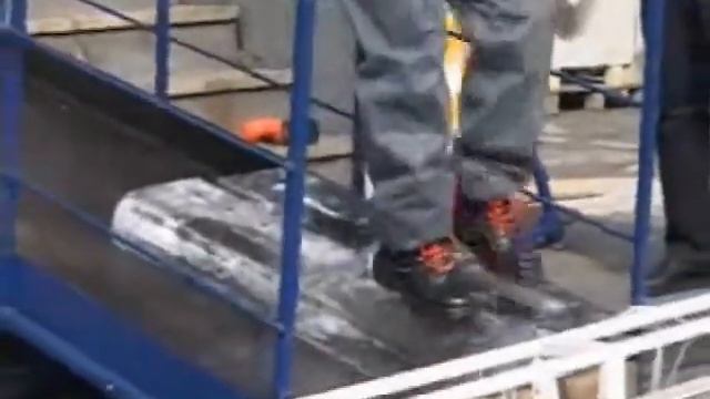 JSTEP-NONSLIP ON THE ICE