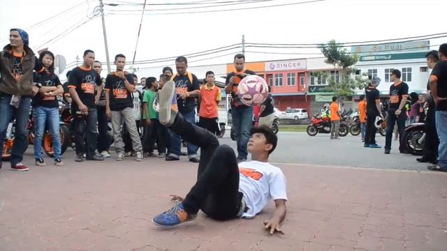 Nik FreeStyler - KTM Malaysia CKD смотреть онлайн
