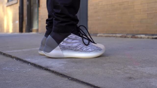 Adidas YEEZY QNTM Quantum Basketball REVIEW & ON FEET смотреть онлайн