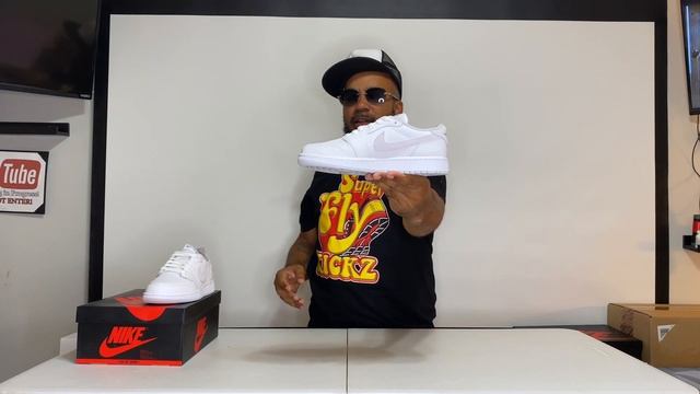 THE Jordan 1 Low OG Neutral Grey (2021) (GS) IS BETTER QUALITY FOR LESS MONEY!!! (WHERE TO BUY)!!! смотреть онлайн