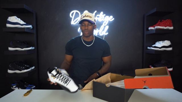 Early Look! This Air Jordan 12 Is INSANE In Hand! смотреть онлайн