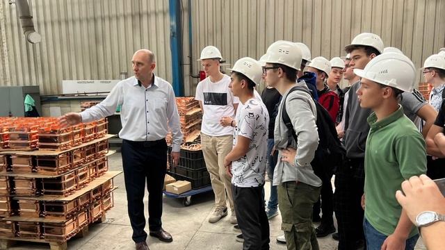 Участник нацпроекта «Производительность труда» из Армавира проводит экскурсии для школьников смотреть онлайн