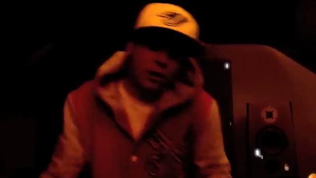 Quake Matthews - Where I'm From (Studio Performance) смотреть онлайн