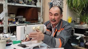 Почему швейная машинка стягивает строчку? Как с этим бороться?