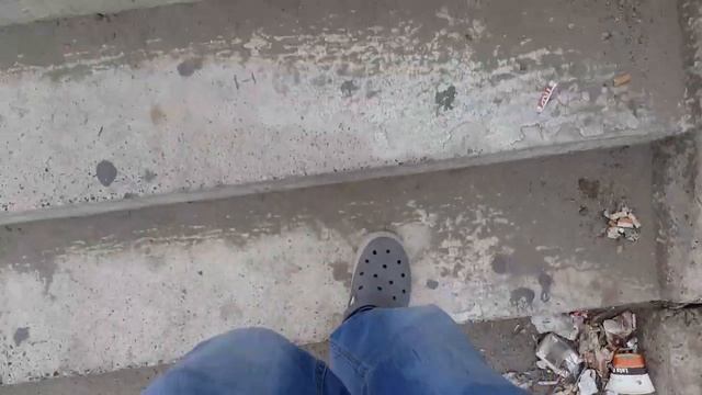 Crocs sandal ground test ▪ Walkaround In Hawally, Kuwait смотреть онлайн