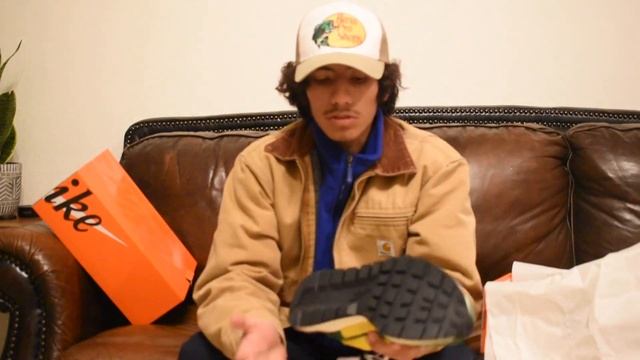 NIKE SACAI VAPORWAFFLE UNBOXING "TOUR YELLOW" смотреть онлайн
