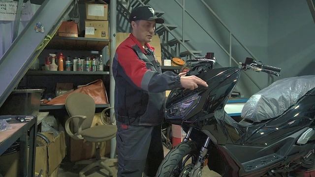 Сборка скутера VMC PCX смотреть онлайн