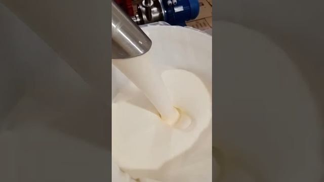 Видео от нашего Заказчика - фасовка майонеза смотреть онлайн