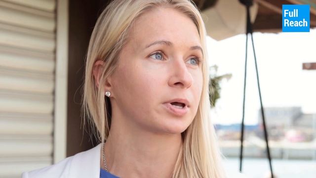 Russian Woman working in France - she backs Danish Fintech! смотреть онлайн